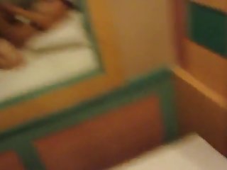 Лысый мужчина лижет толстую русские анальные свингеры киску своей жены