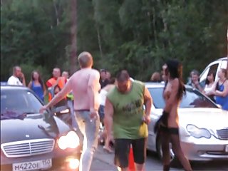 Красивая брюнетка берет в рот и дает во мужской анал видео всех местах