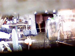 Домашнее порно, в котором молодая грудастая брюнетка с красивым лицом и в секс в анал видео очках лижет член и берет ее в рот, а затем трахается в бритую киску